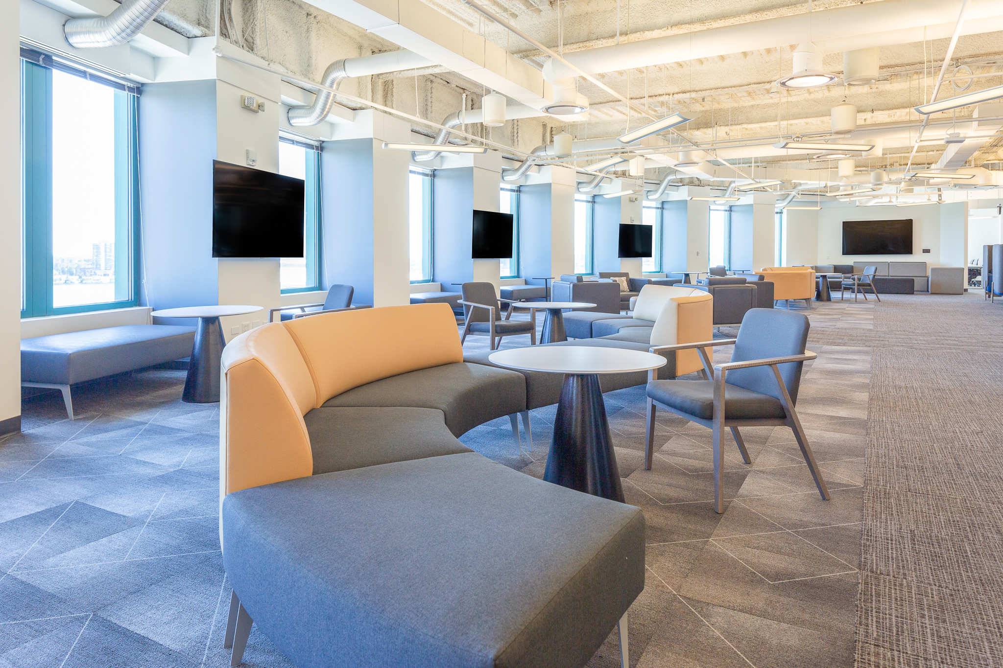 chicago-office-furniture-lounge-yellow-grey